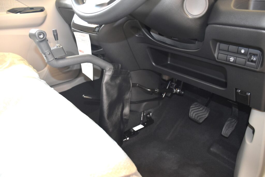 手動運転装置＆サイドサポート（日産 デイズ） - ウェルビー広島株式会社